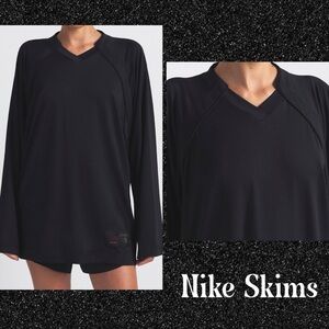 Nike Skims Airy Women's Oversized V-Neck Long-Sleeve Top